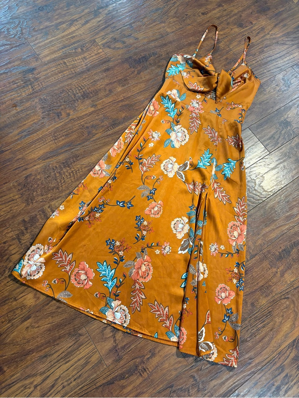 No brand women’s size M floral maxi dress with slit